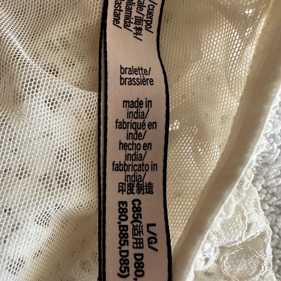 Victoria’s Secret Cream Eyelet Lace Bandeau Bralette Scalloped Strapless Size L - Picture 8 of 12